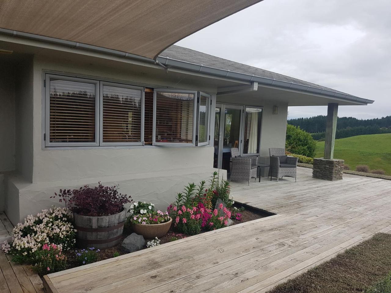Above The River * Karapiro